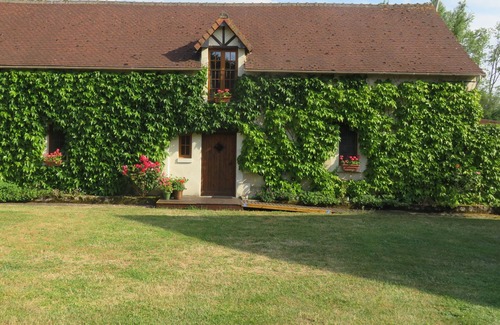 Abilly Casa | Una casa rural encantadora, con terrazas privadas, piscina climatizada para una estancia maravillosa y relajante