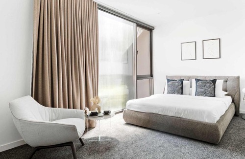 South Yarra Casa | A Lux 3BR Townhouse in South Yarra FREE Parking