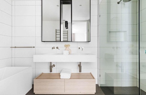 South Yarra Casa | A Lux 3BR Townhouse in South Yarra FREE Parking