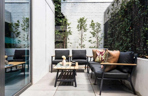 South Yarra Casa | A Lux 3BR Townhouse in South Yarra FREE Parking