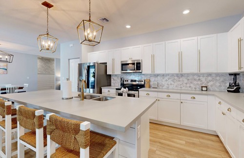 Ludlam Casa | A luxurious home with private pool and outdoor kitchen