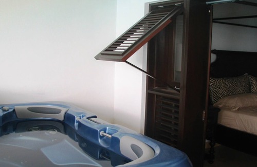 Old Trees Bay Villa | Un lujoso apartamento de tres dormitorios y tres baños