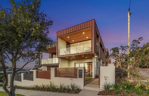 Scarborough Casa | A LUXURY 5 Bedroom 4 Bathroom NEW HOME WITH OCEAN VIEWS