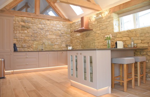 Broadway Cabaña | Una conversión de granero de lujo, ubicada en el corazón de Broadway, Cotswolds