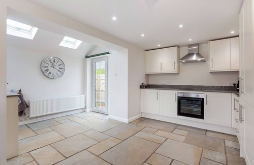 Stratford-upon-Avon Cabaña | A luxury cottage, family and pet friendly, close to Stratford Upon Avon centre