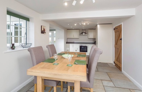 Stratford-upon-Avon Cabaña | A luxury cottage, family and pet friendly, close to Stratford Upon Avon centre