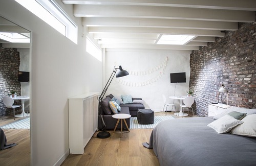 Utrecht City Center Casa | A luxury loft apartment on a quiet square, practically under the Dom!