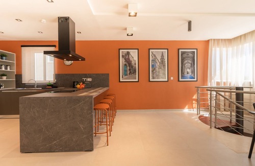 San Tumas Apartamento | A Luxury Retreat with Games Room, Spa, and Pool!
