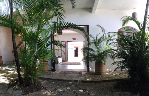 Itapua Casa | Un lugar mágico ... rodeado de naturaleza ... y los colores de Bahía ...