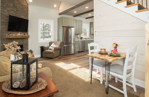 Shenandoah Cabina | A majestic, water's edge retreat on the banks of the Shenandoah River