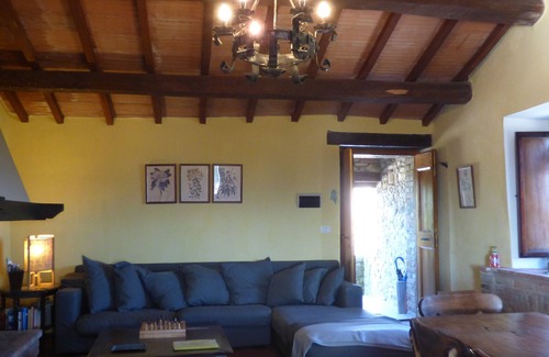 Po' Bandino Casa | A massive view on Tuscany/ Umbria; old hunting lodge with big terrace, amenities