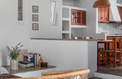 Serifos Casa | Una casa mediterránea familiar frente a la playa, remotamente cerca de Livadi