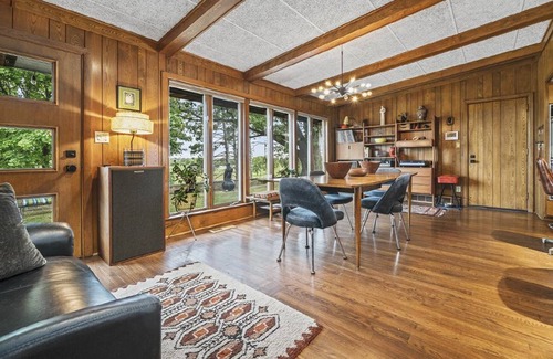 Rockford Casa | A Mid-century Modern lover's dream!