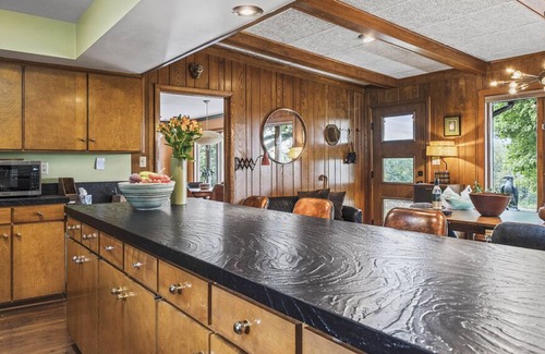 Rockford Casa | A Mid-century Modern lover's dream!