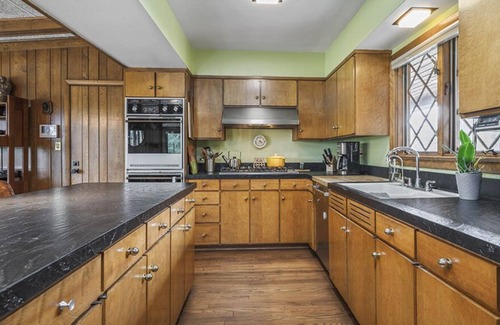 Rockford Casa | A Mid-century Modern lover's dream!