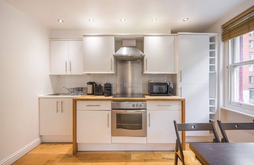 Holborn and Covent Garden Apartamento | A Midtown Minute - Holborn - by Frankie Says