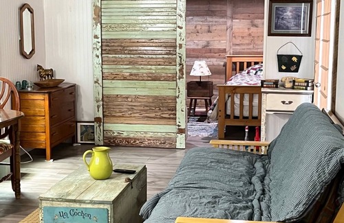 Ruffin Cabina | A Minimalist Fancy! A cute place to lay your head and take a short shower.