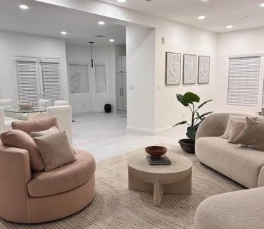 Rancho Cucamonga Casa | A modern and peaceful oasis