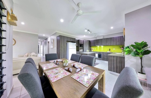 Zuccoli Casa | A modern family friendly home in a quiet, leafy suburb, with 3 bedrooms and 2 bathrooms