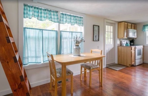 Wears Valley Casa | A Mountain Cottage 2 Bedroom Cabin by RedAwning