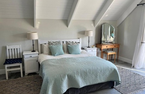 Stanford Casa | A Mountain & Country Haven