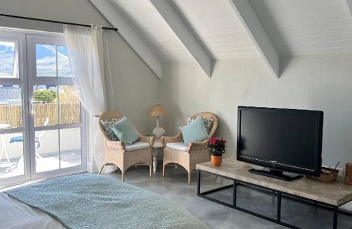Stanford Casa | A Mountain & Country Haven