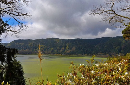 Furnas Cabaña | A nature refuge with a unique and astonishing view over Furnas Lake.