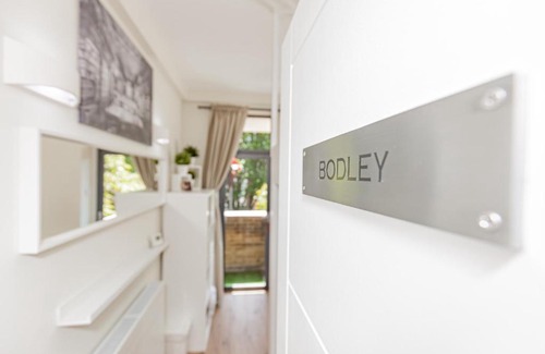 Oxford City Centre Apartamento | A'nB Oxford LUX 2-Bedroom plus private parking 5-STAR Central OX1