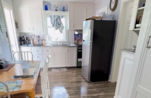 Bliss Corner Cabaña | A New England coastal cottage with a little taste of Texas - dog friendly