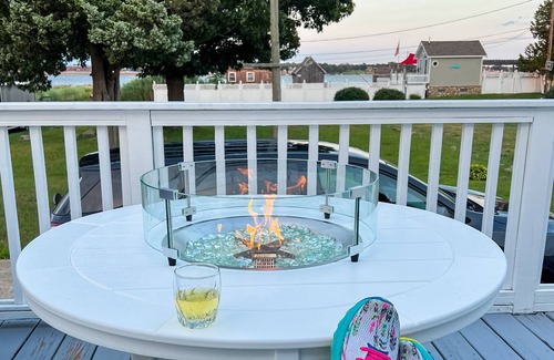 Bliss Corner Cabaña | A New England coastal cottage with a little taste of Texas - dog friendly