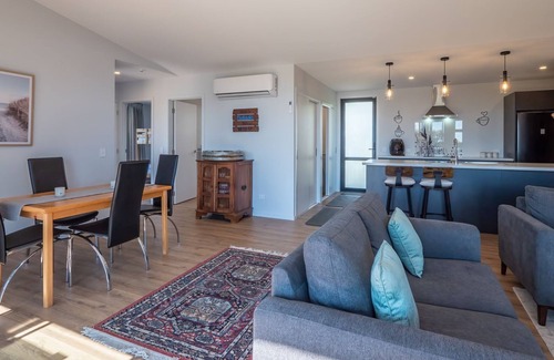Pohara Casa | A new family home just a few steps from the beach
