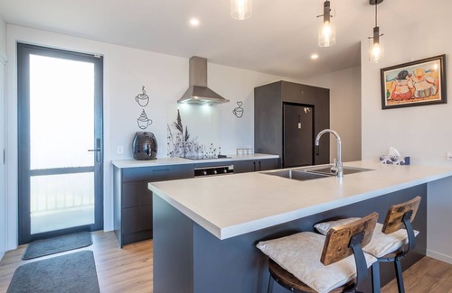 Pohara Casa | A new family home just a few steps from the beach