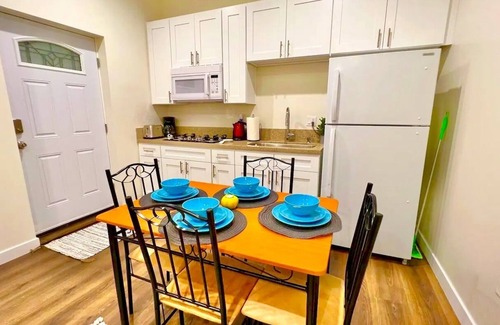 Reseda Casa | A newly built stunning guest house with all amenities.