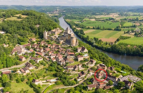 Castelnaud-la-Chapelle Casa | Casa con encanto y lujo en el corazón del pueblo catalogado de Castelnaud
