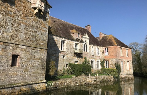 Saint-Pierre-du-Mesnil Casa | Una noche en un castillo medieval