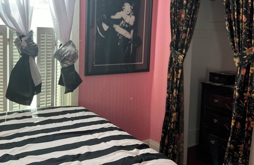 Manistee Cama Y Desayuno | A Night with Marilyn Monroe