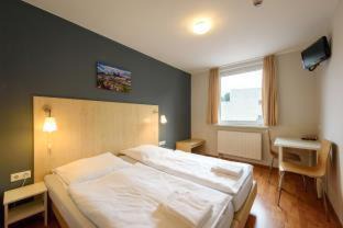 Hohenschoenhausen Hostal | a&o Berlin Kolumbus