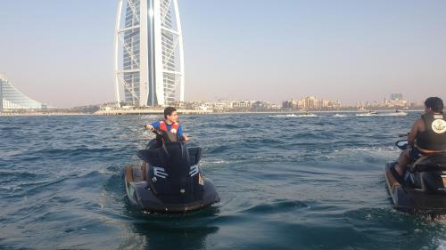 Jumeira 3 Alquiler De Eote | A one sports jetski rental