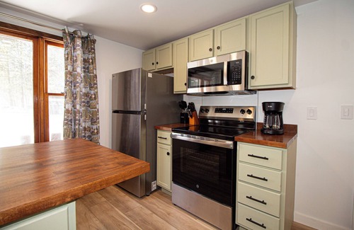 Reed City Cabina | A Peaceful Escape for Outdoor Enthusiasts