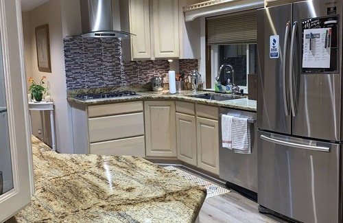 West Bloomfield Casa | A peaceful golf and lake community.