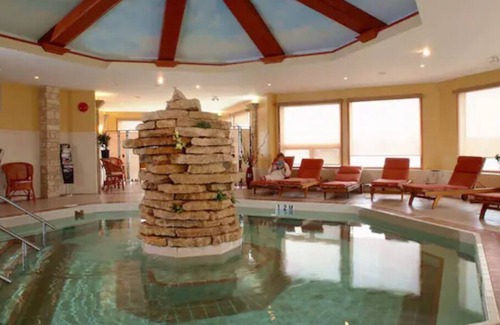 Wasagaming Casa | A Peaceful, Luxury Clear Lake Getaway