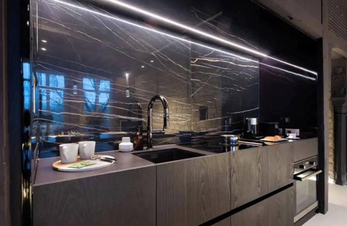 Les Iles Apartamento | A PERFECT BLEND OF GLAMOUR & PRESTIGE - NESTLED IN THE HISTORIC ÎLE SAINT LOUIS