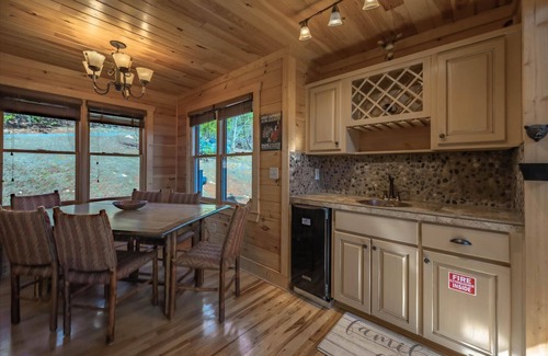 Ellijay Cabina | A perfect mountain view getaway