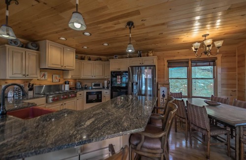 Ellijay Cabina | A perfect mountain view getaway