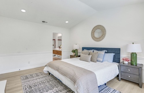 Ontario Casa | A Perfect Outstanding Heated Pool Designed for Family & Friends