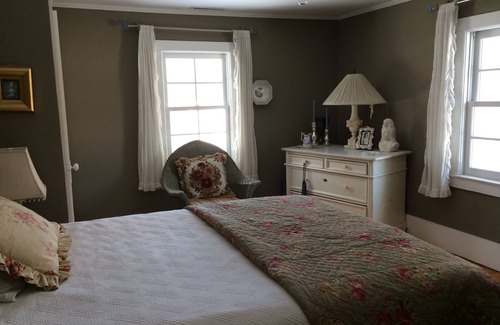 Red Hook Otro | Un retiro perfecto Organic Farmstead CSA en 90 Acres Pro Kitchen 1800's House