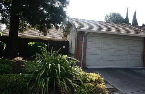 Ardenwood Casa | A personal oasis! A single story home in a resort with spacious rooms and yard !
