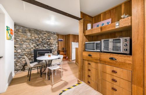 Dunbar Casa | A Picturesque ground floor home surrounded by flowers