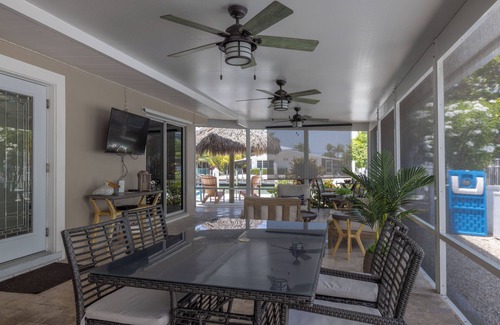 Key Colony Beach Casa | A piece of paradise! Adorable 2 bedroom, 2 bathroom canal front half duplex