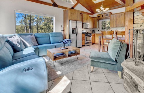 Ruidoso Cabina | A playful cabin nestled above the tall pines